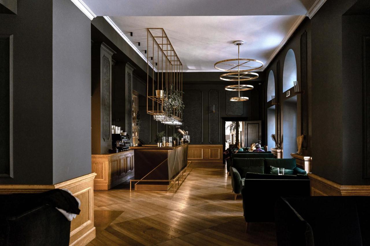 Dwór Sanna Hotel Wierzchowiska Buitenkant foto